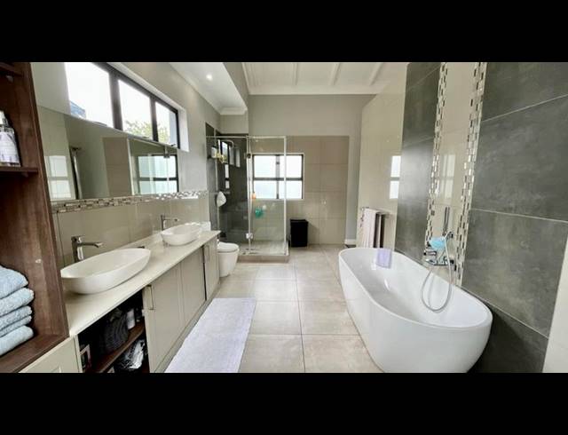 4 BEDROOM HOUSE FOR SALE IN MIDSTREAM ESTATE